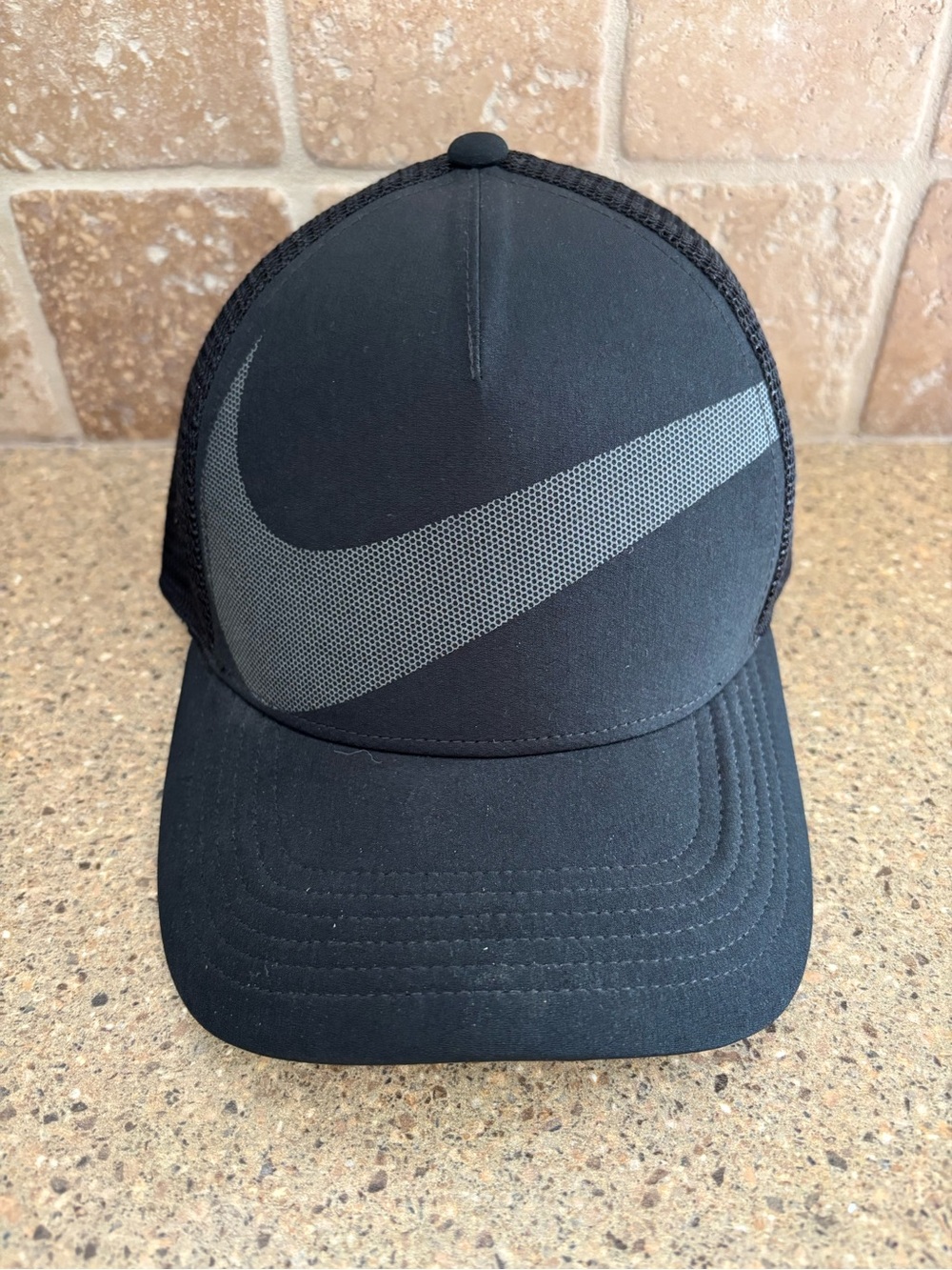 Brand New Men’s Nike Black Trucker Hat
